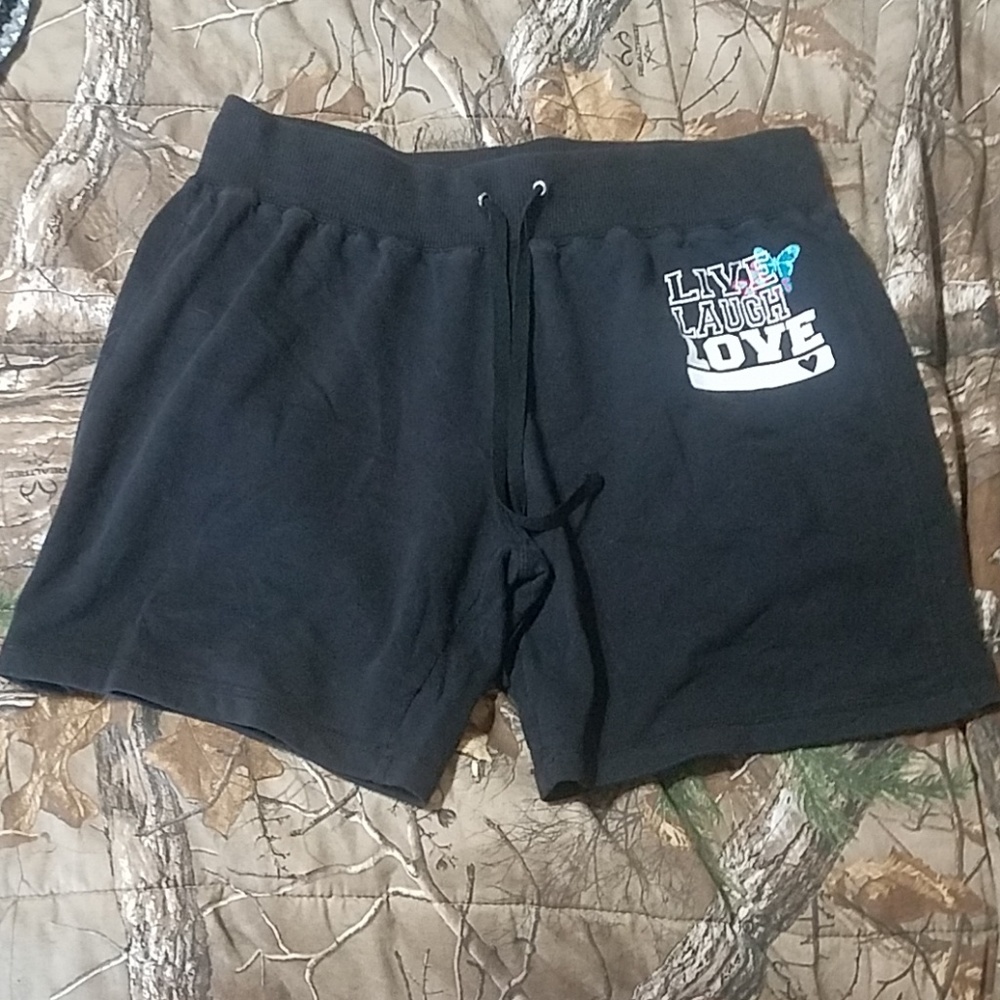 Live laugh love shorts